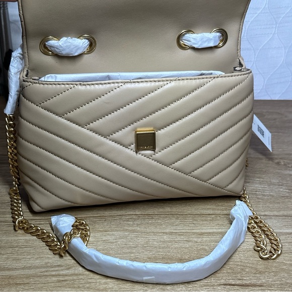 New Tory Burch Small Kira Chevron Convertible Shoulder Bag Color : Desert Dune - Picture 7 of 10